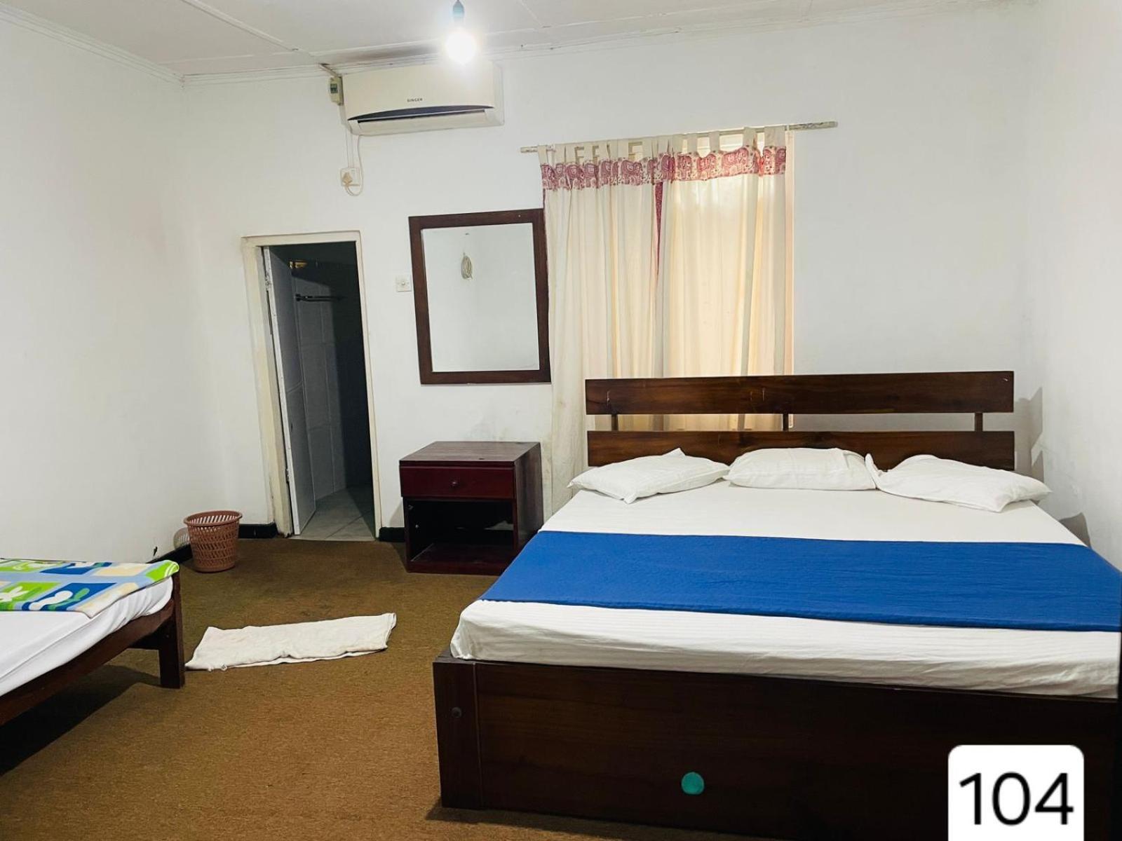 Sky Beam Hotel Kandy Room photo